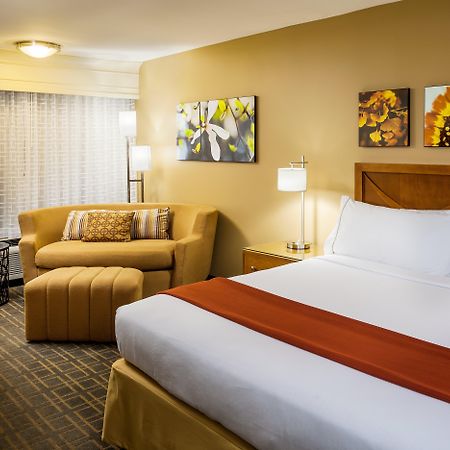 Holiday Inn Express Simi Valley By Ihg Экстерьер фото