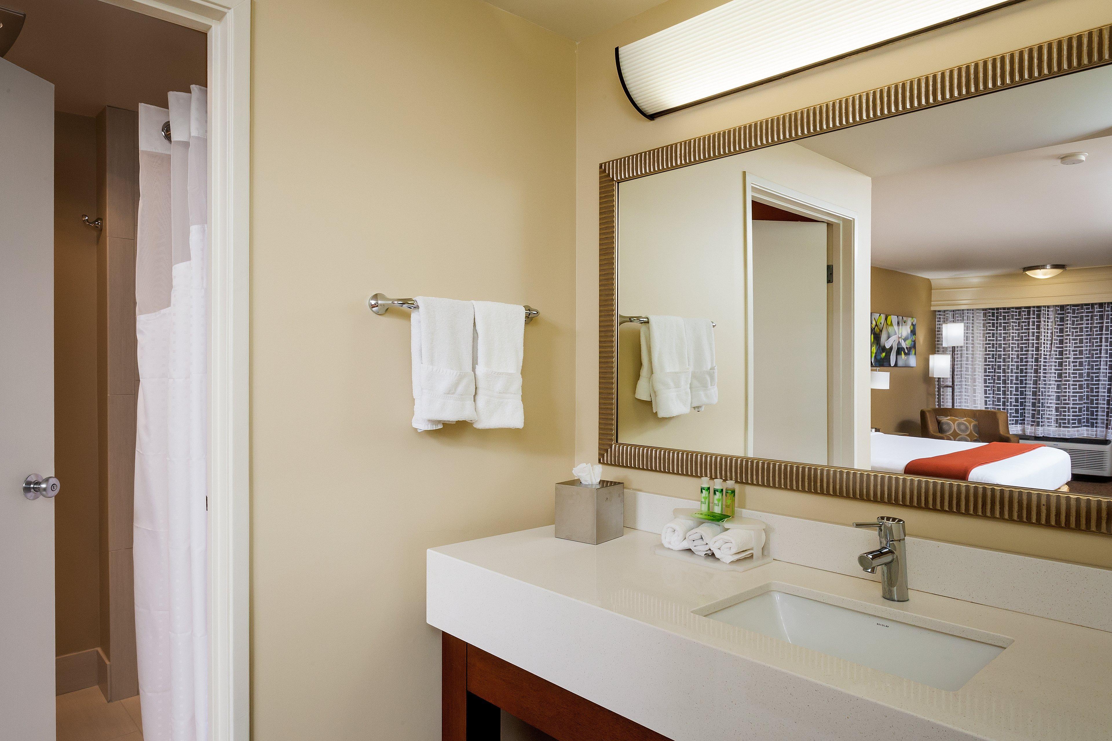 Holiday Inn Express Simi Valley By Ihg Экстерьер фото