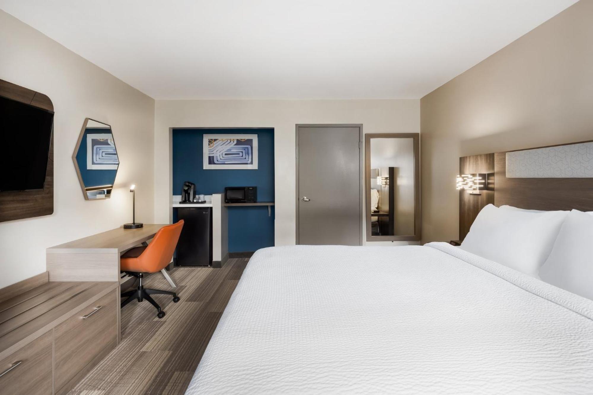 Holiday Inn Express Simi Valley By Ihg Экстерьер фото