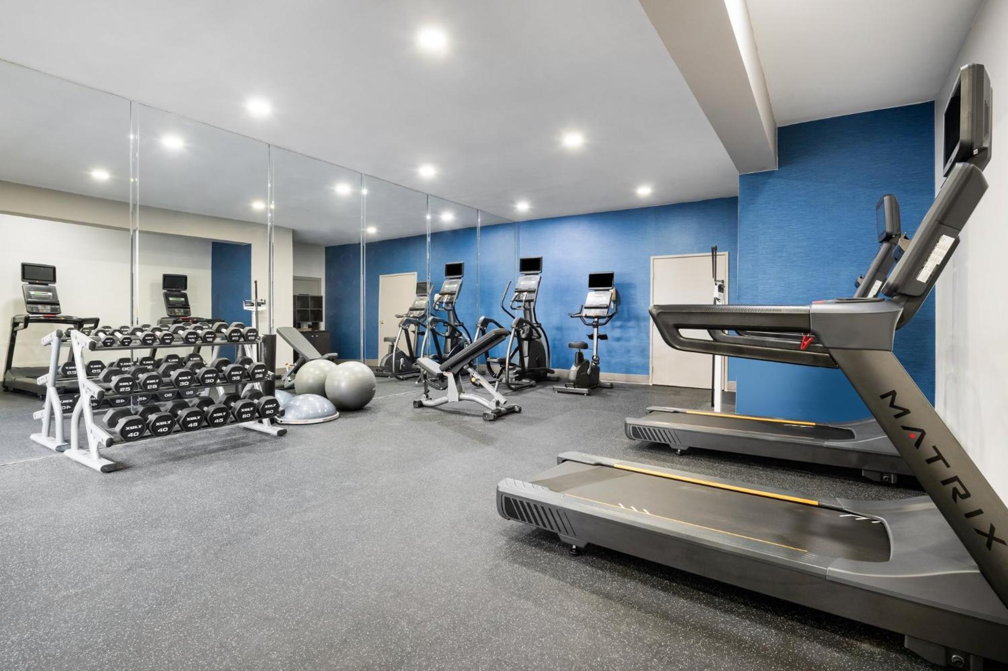 Holiday Inn Express Simi Valley By Ihg Экстерьер фото